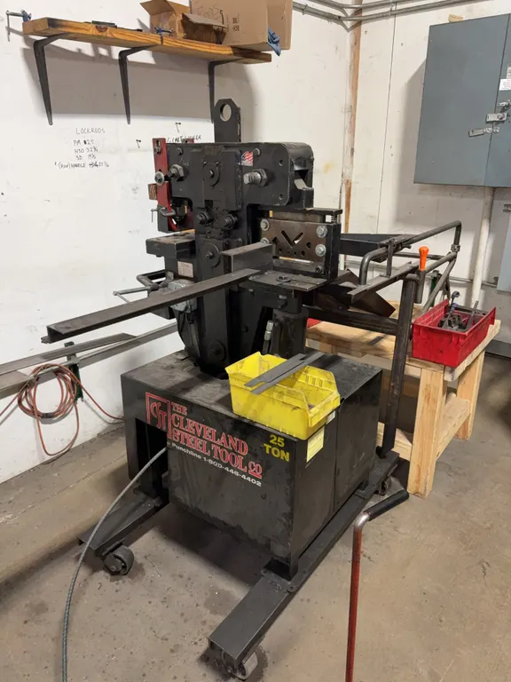 The Cleveland steel tool company 25 ton press
