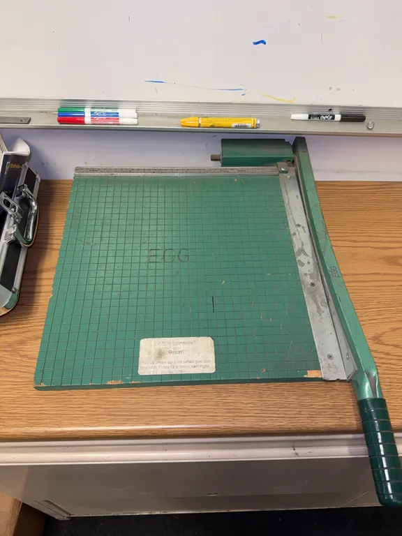 Paper cutter