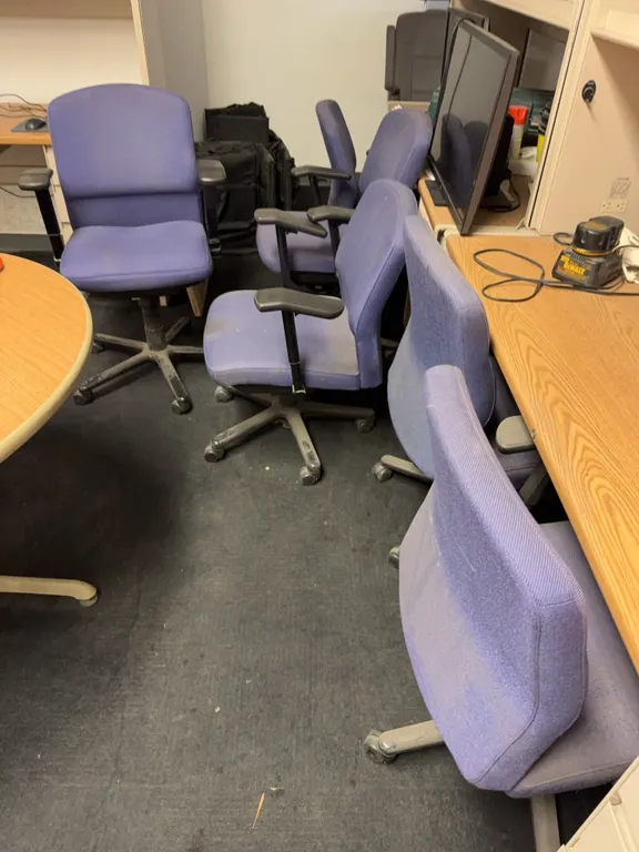 6 rolling office chairs