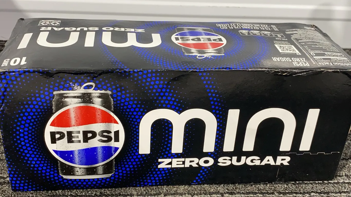 *NEW* Pepsi Zero Sugar Mini Cans, 10 Pack - Best By: 9/21/2026