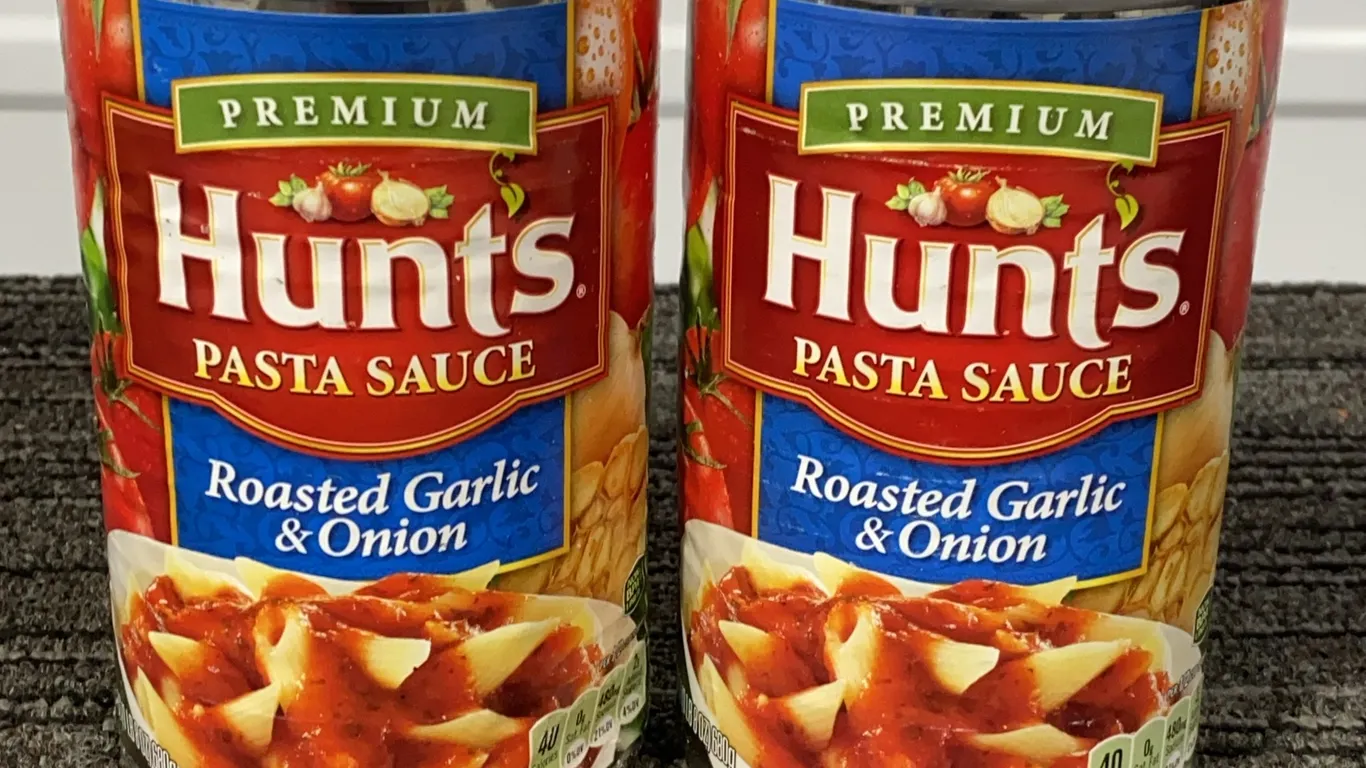 *NEW* 2 Pack, Hunt's Roasted Garlic & Onion Pasta Sauce, 24 Oz Each - Best By: Not Visible