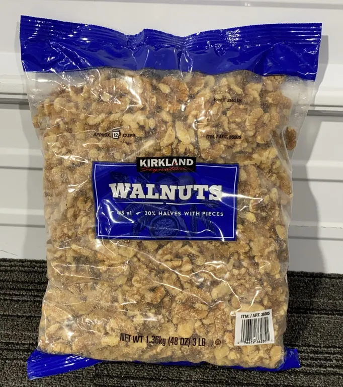 *NEW* Kirkland Signature Walnuts, 48 Oz - Best By: 1/2027