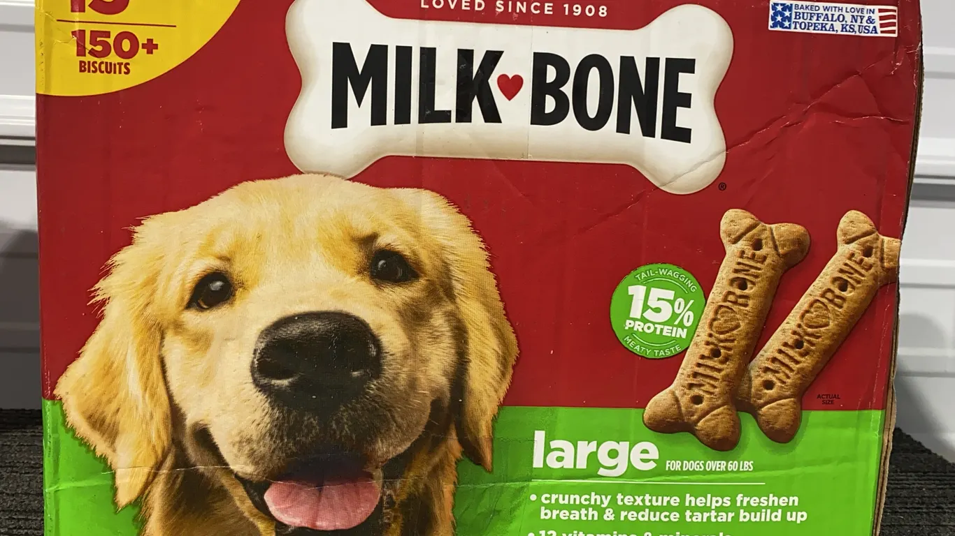 *NEW* Milk-Bone Original Crunchy Dog Biscuits, 15 LB Box - Best By: 10/15/2027