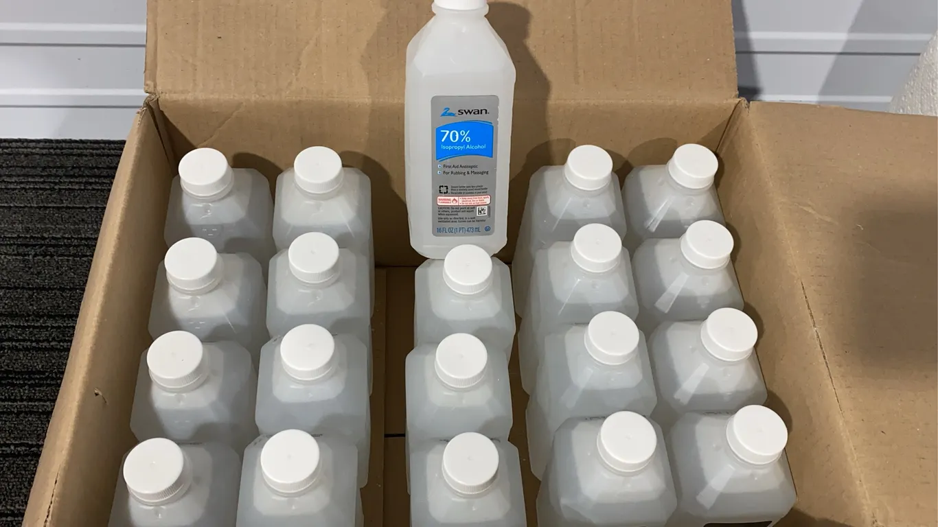 *NEW* 23 Swan 70% Isopropyl Alcohol First Aid Antiseptic, 16 OZ Each - Best By 2/2029
