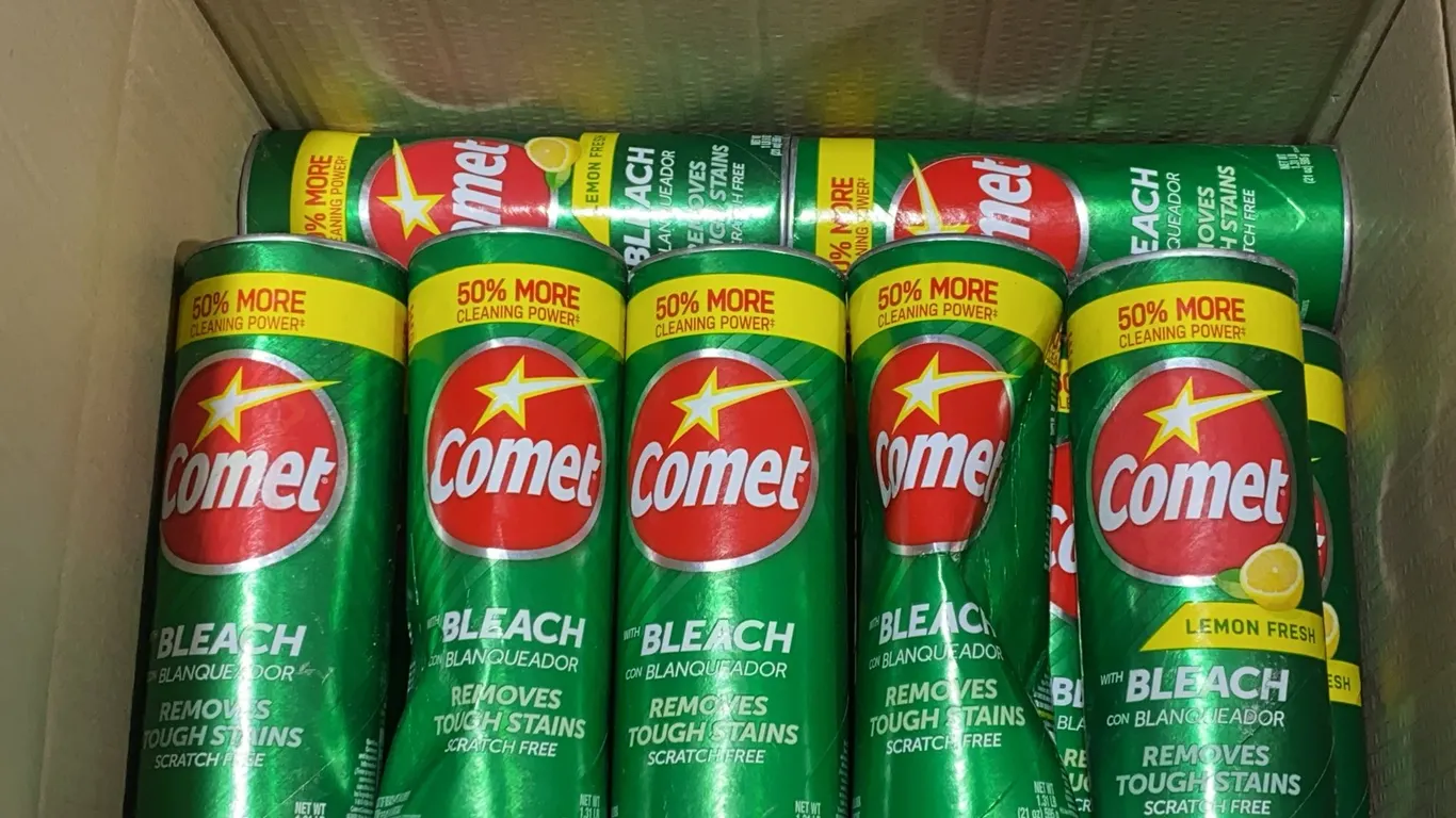 *NEW* Case of 12, Comet w/ Bleach, 21 OZ Each