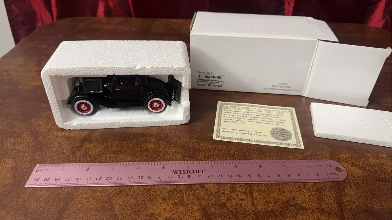 1932 Ford 3-window Coupe
