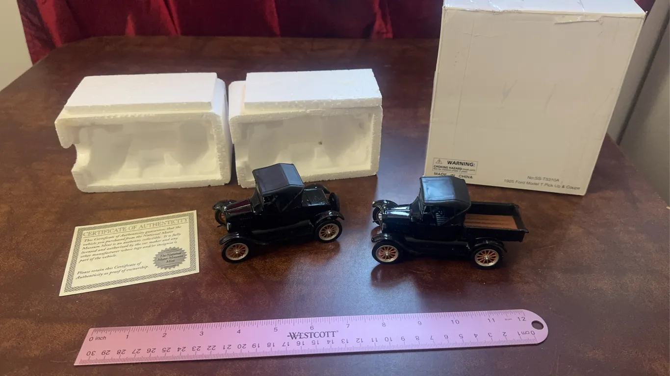 1925 Ford Model T Pick Up & Coupe