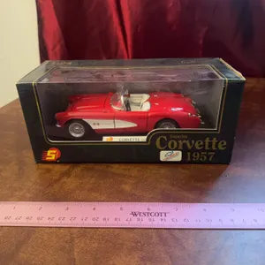 Superior Corvette 1957 1/24 Red & White