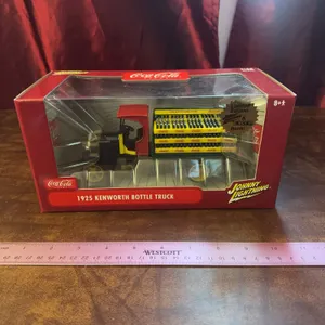 Coca-Cola 1925 Kenworth Bottle Truck Johnny Lightning