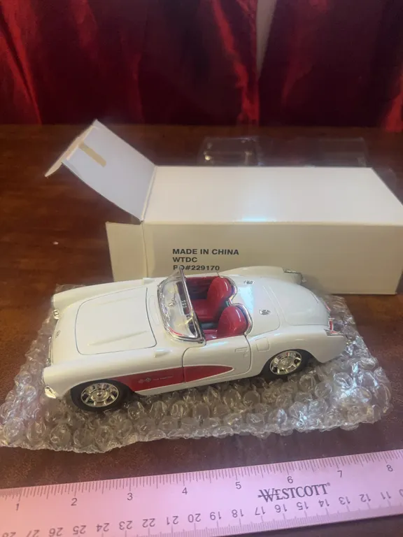 Welly 1957 Corvette 1/24