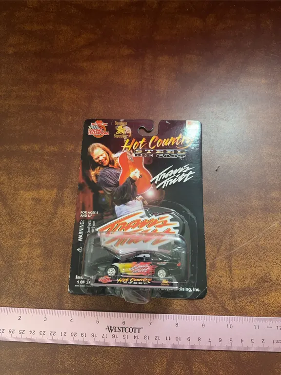 Racing Champions Hot Country Travis Tritt