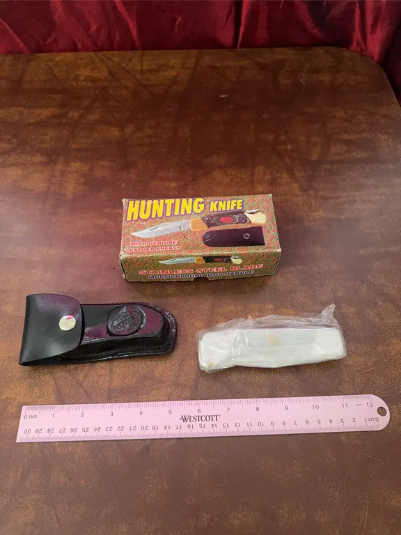 Hunting Knife W/ Genuine Leather Sheath