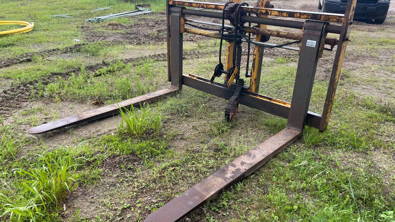 6 FT FORKS W/MAST & CHAIN FOR FORKLIFT