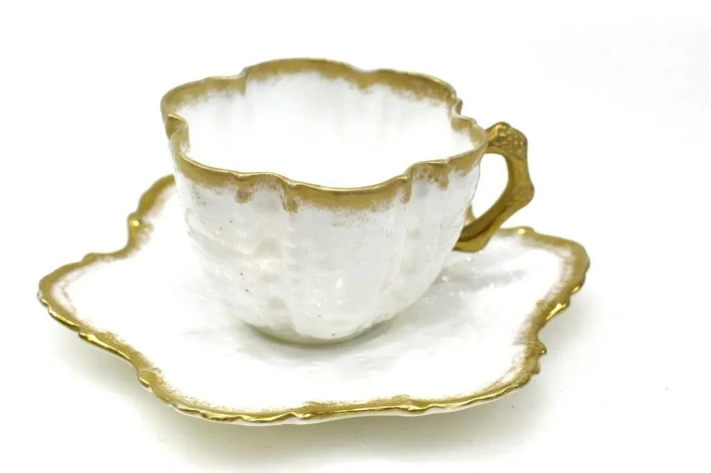 WILEMAN SCALLOPED SHELL TEACUP AND SAUCER