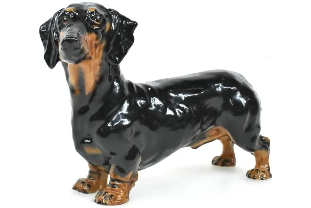 ROYAL DOULTON DACHSHUND FIGURINE