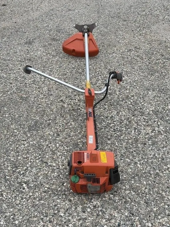 Husqvarna 235R petrol-powered clearing saw
