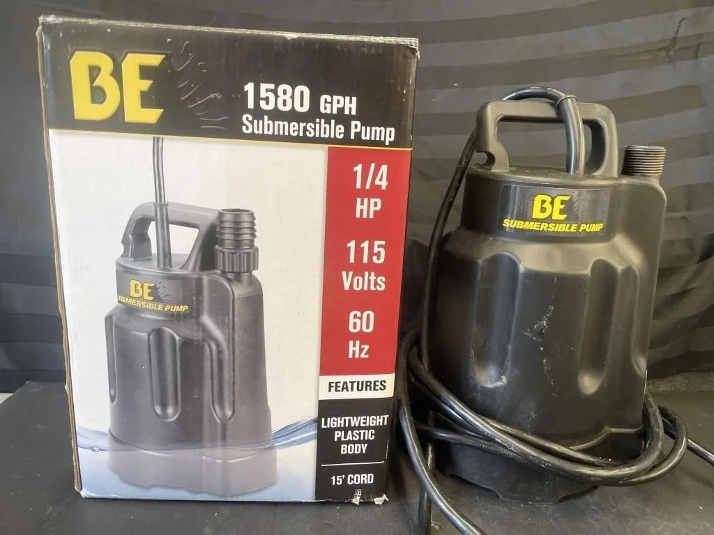 BE 1580 GPH Submersible Pump. Turns on.