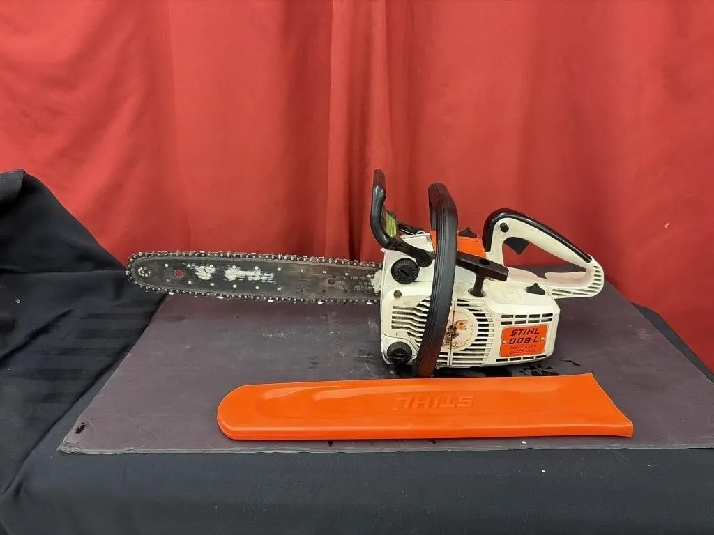 Stihl 311Y Chainsaw w/ Case and Blade Cover