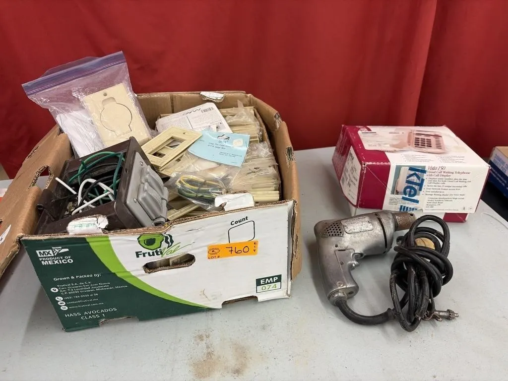 Box of Electrical & Vintage Black & Decker 1/4"