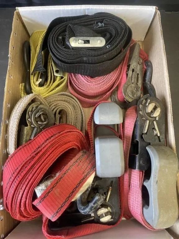 Variety of 10 ratchet straps.