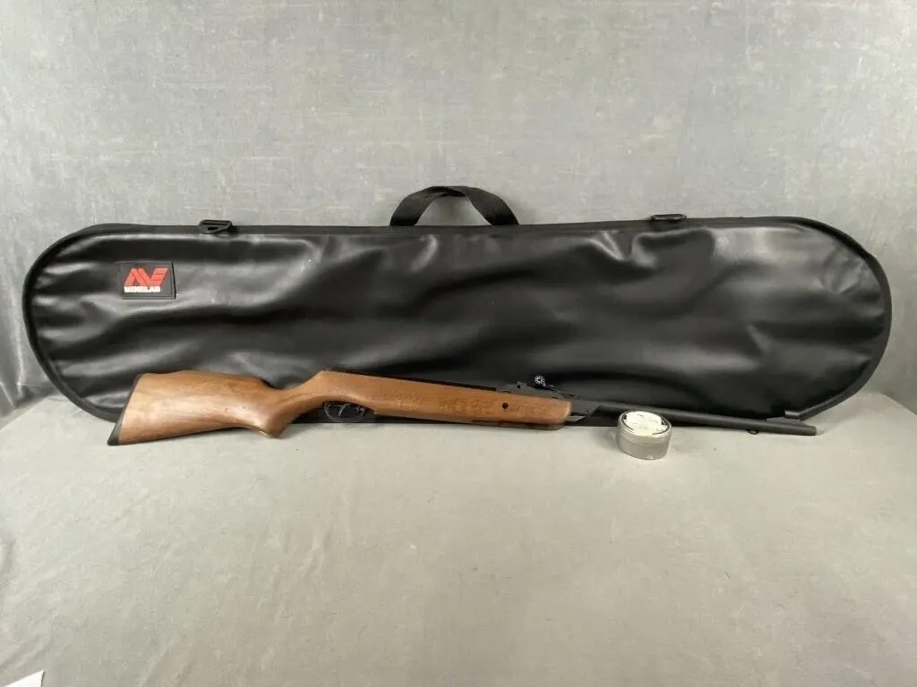 Pellet Gun Gamo Mulitshot w Case