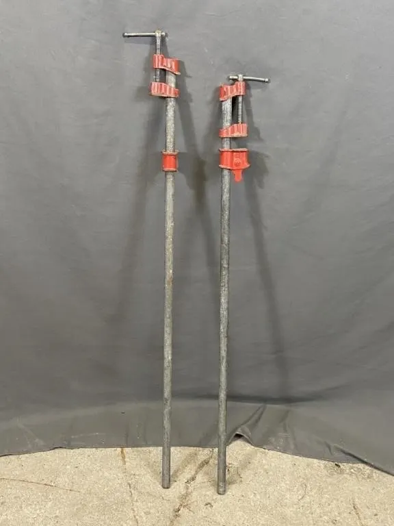 2 Pipe Clamps
