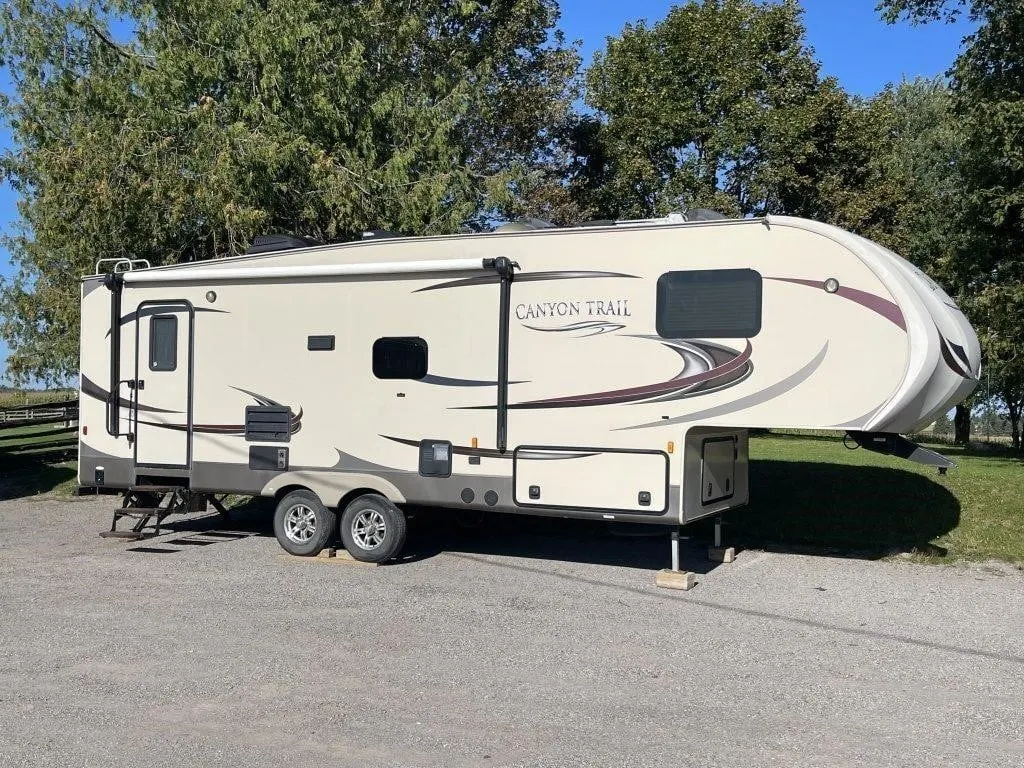 2015 Grand Canyon Fifth Wheel Camping Trailer