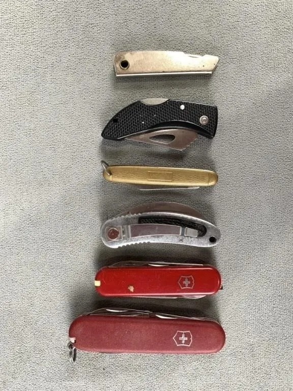 6 Pocket Knives