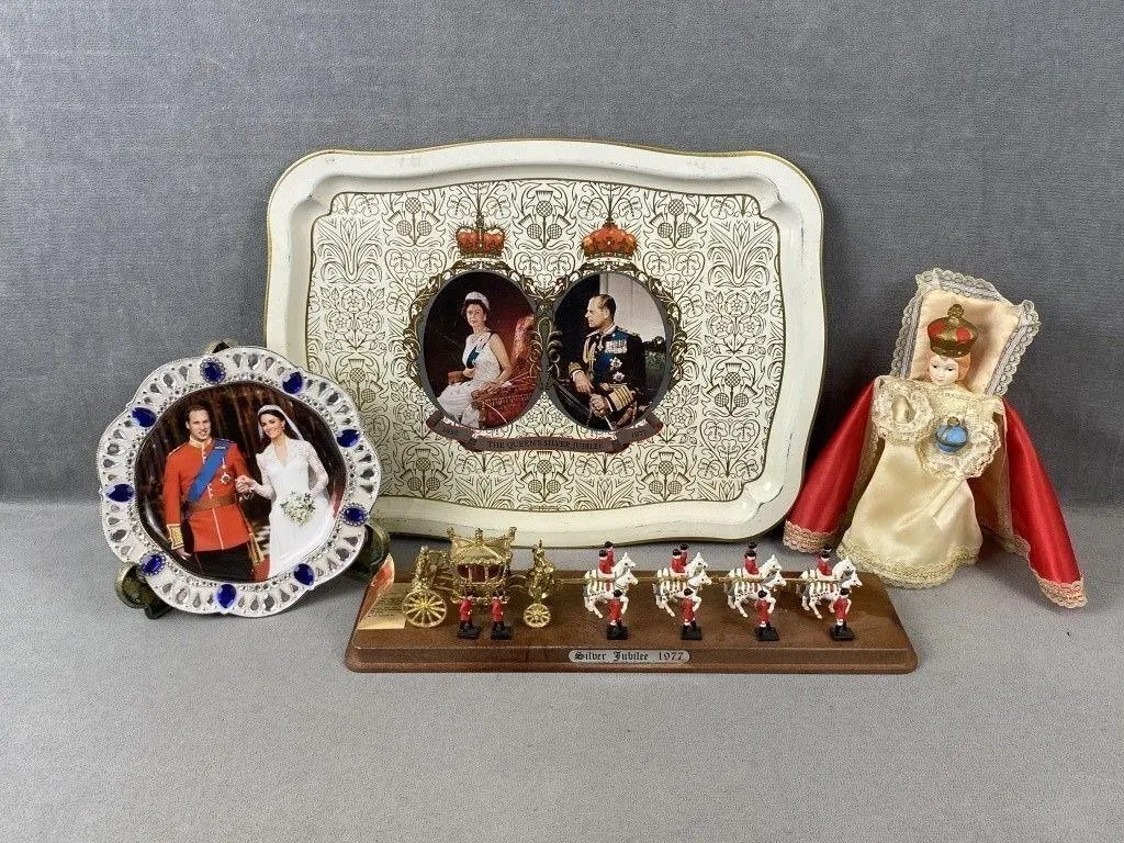 Royal Figurines & Decor
