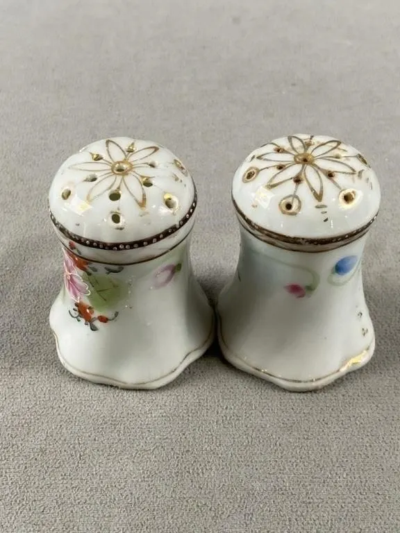 Salt & Pepper Shakers