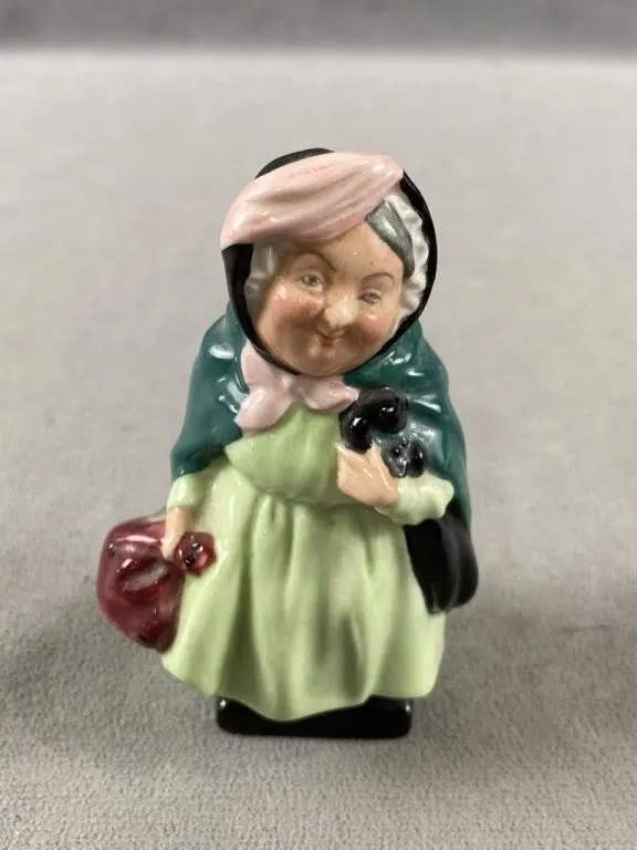 Royal Doulton "Sairey Gamp" Figurine