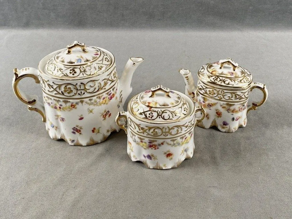 Porcelain Tea Pot w Cream & Sugar