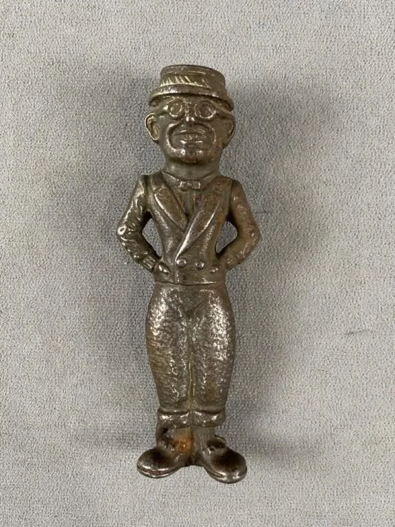 Vintage Cast Iron Nut Cracker