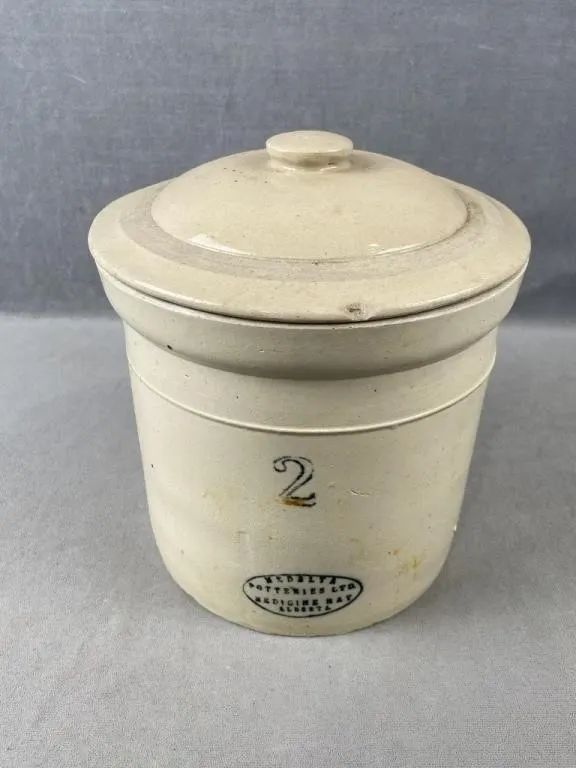 #2 Medalta Crock w Lid