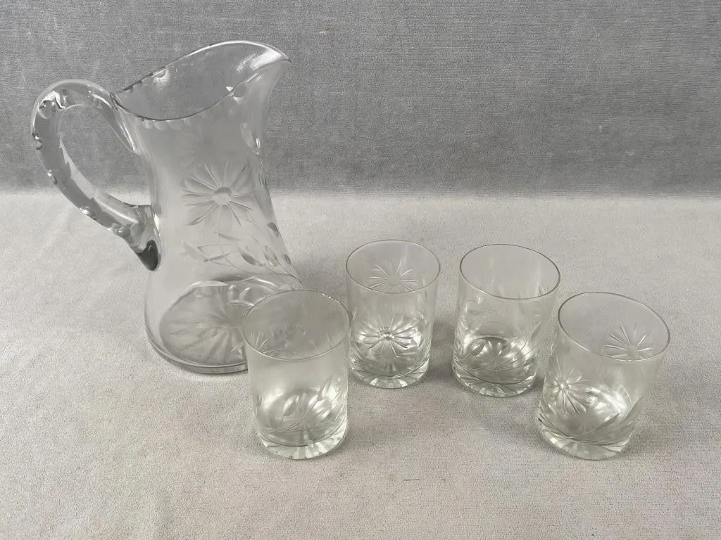 Glass Pitcher w Tumblers
