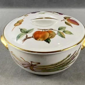 Royal Worchester Dish w Lid