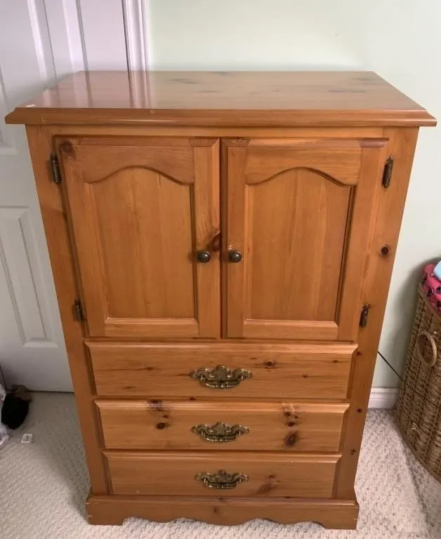 Pine Gentlemen's Dresser
