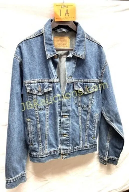VINTAGE LATE 1980'S EARLY 1990'S LEVI JEAN JACKET