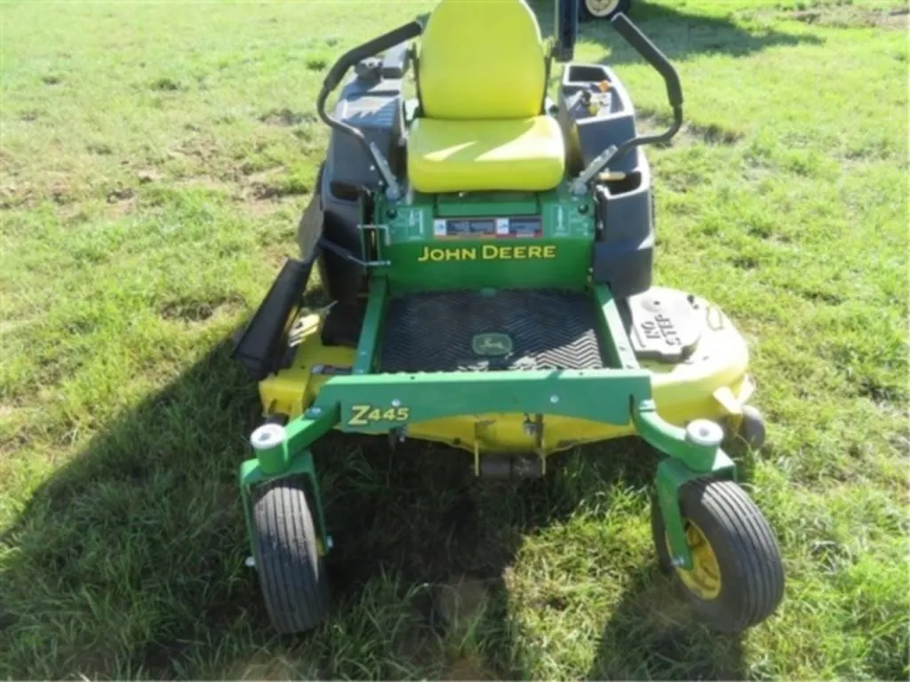 JD Z45 Zero Turn Lawnmower (Circa 2016)