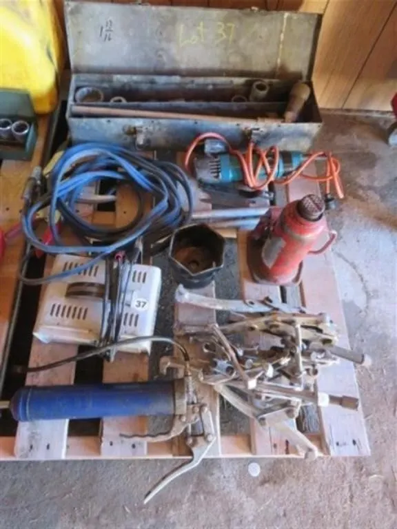 3/4" Socket Set (up to 1 13/16") * Angle Grinder
