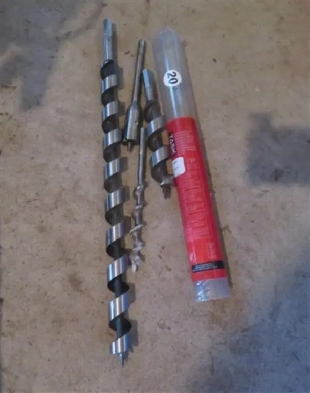 Long Wood Bit (1") * 3 Smaller Wood Bits