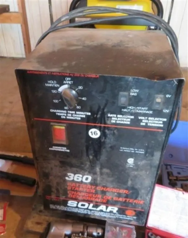 Solar 360 Battery Charger