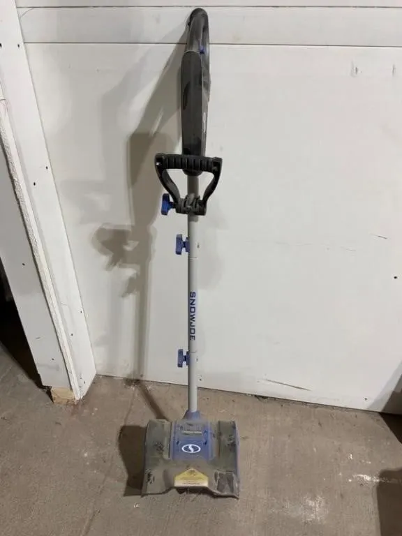 Snow Joe Adjustable Snow Thrower