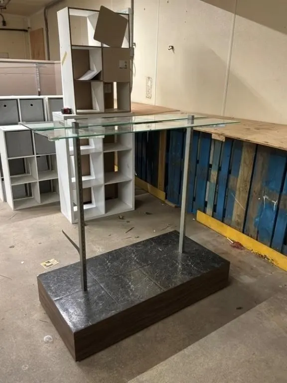 Retail Display Fixture w/ Glass Shelves