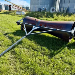 Farm King 9.5’ steel canola roller