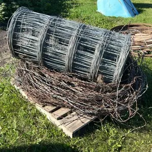 Pallet w/ asst’d page and barbed wire (used)
