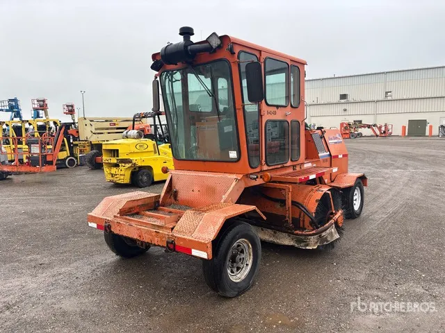2003 Broce RC350 Self-Propelled Broom