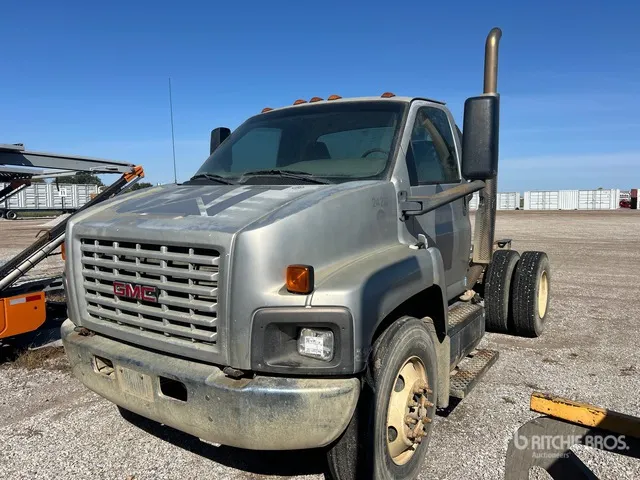 2009 GMC C7500 4x2 Cab and Chassis (Inoperable)
