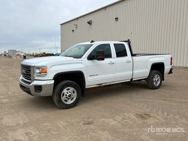 2018 GMC Sierra 2500 SLE 4x4 Crew Cab Pickup