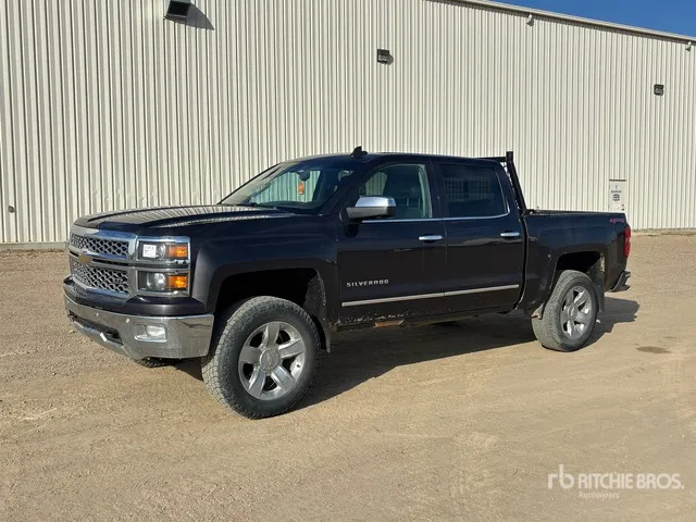 2015 Chevrolet Silverado 1500 LTZ 4x4 Crew Cab Pickup